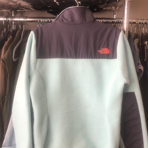 Beautiful North Face Jacket - Picture 5 of 6